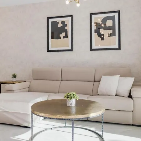 3 En Playas Del Duque Ref C 111 *