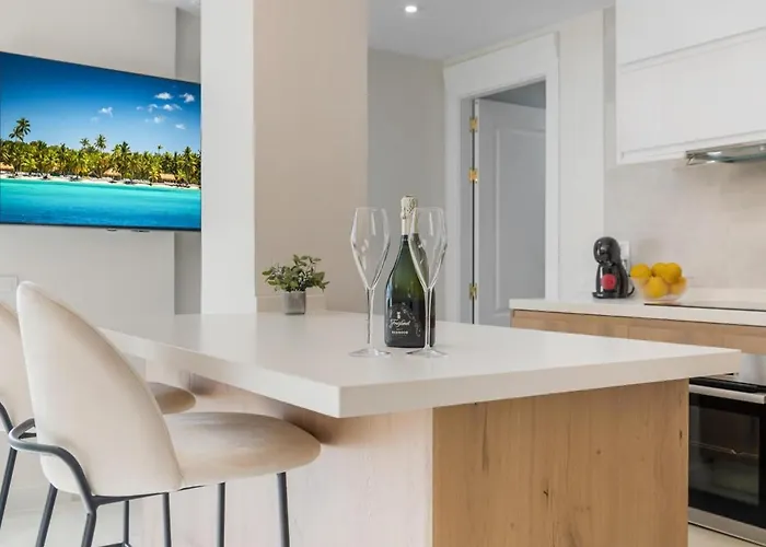 3 En Playas Del Duque Ref C 111 Marbella