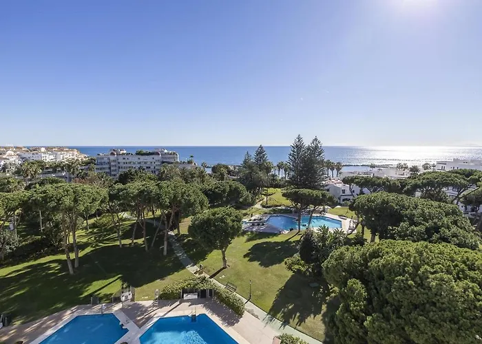 Apartament 3 En Playas Del Duque Ref C 111 *