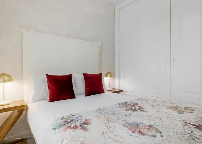 Apartament 3 En Playas Del Duque Ref C 111 *