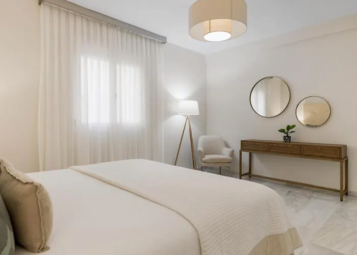 Apartament 3 En Playas Del Duque Ref C 111 *